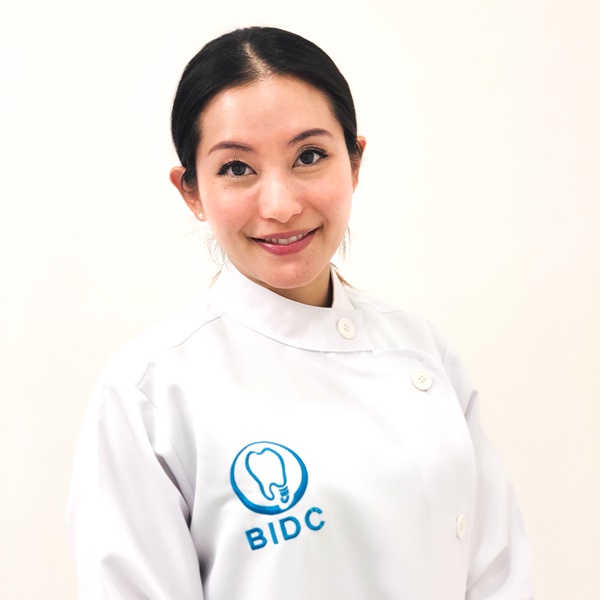 ทันตแพทย์หญิง รัชฎา โมชฎาพร DDS.,