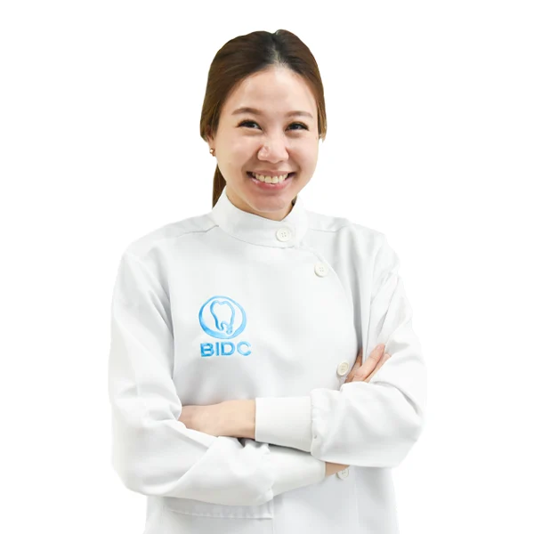 ทันตแพทย์หญิง ภัทรวรินทร์ ขจรวิทยา DDS.,