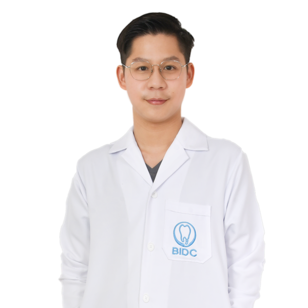 ทันตแพทย์ จิรัชญ์ สวัสดิพงษ์
