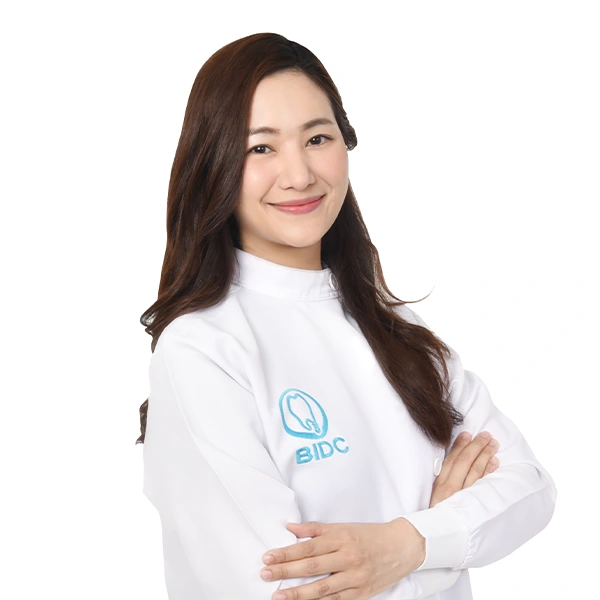 ทันตแพทย์หญิง อรกมล บุษบง สาขาทันตกรรมประดิษฐ์
