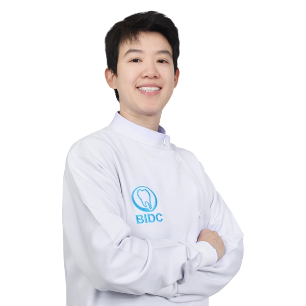 ทันตแพทย์หญิง เมธ์วดี อภิรักษ์นันท์ชัย DDS, DScD, CAGS